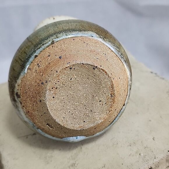 Pinched Speckled Pottery Vase - Picture 5 of 9